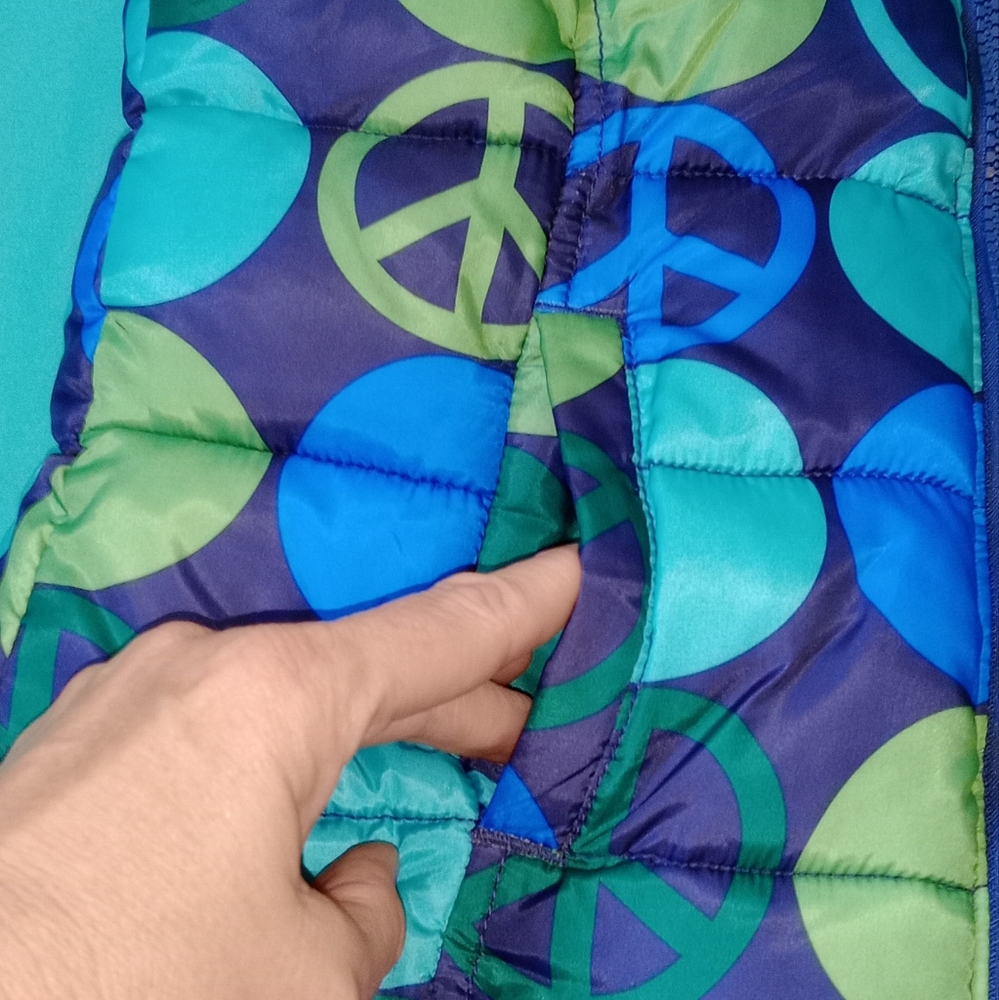 OLD NAVY PEACE MULTI COLORED GIRLS VEST. SIZE MEDIUM - Picture 2 of 8